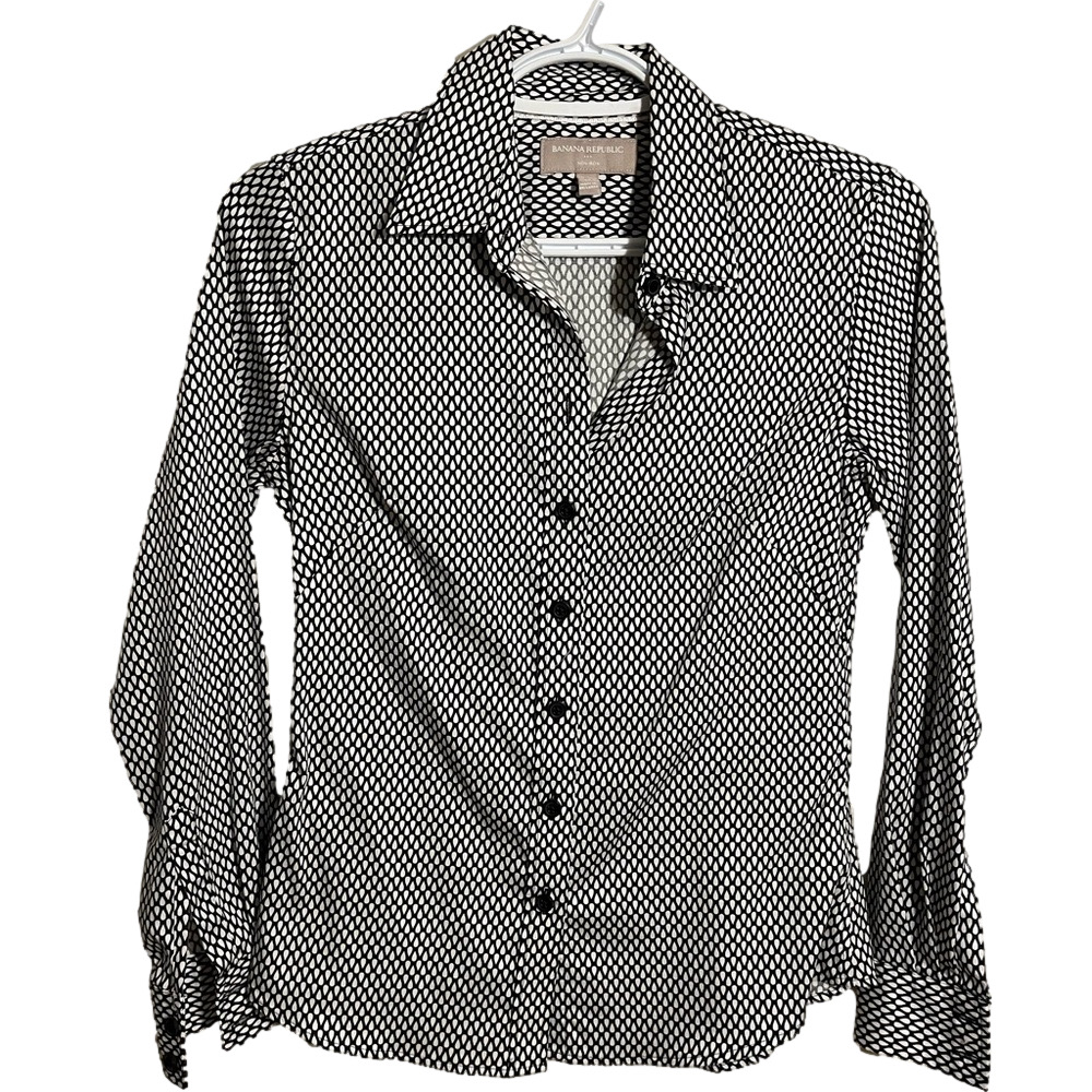 🔥 Banana Republic Black and White Button Down Shirt for Women Size 0 Petite